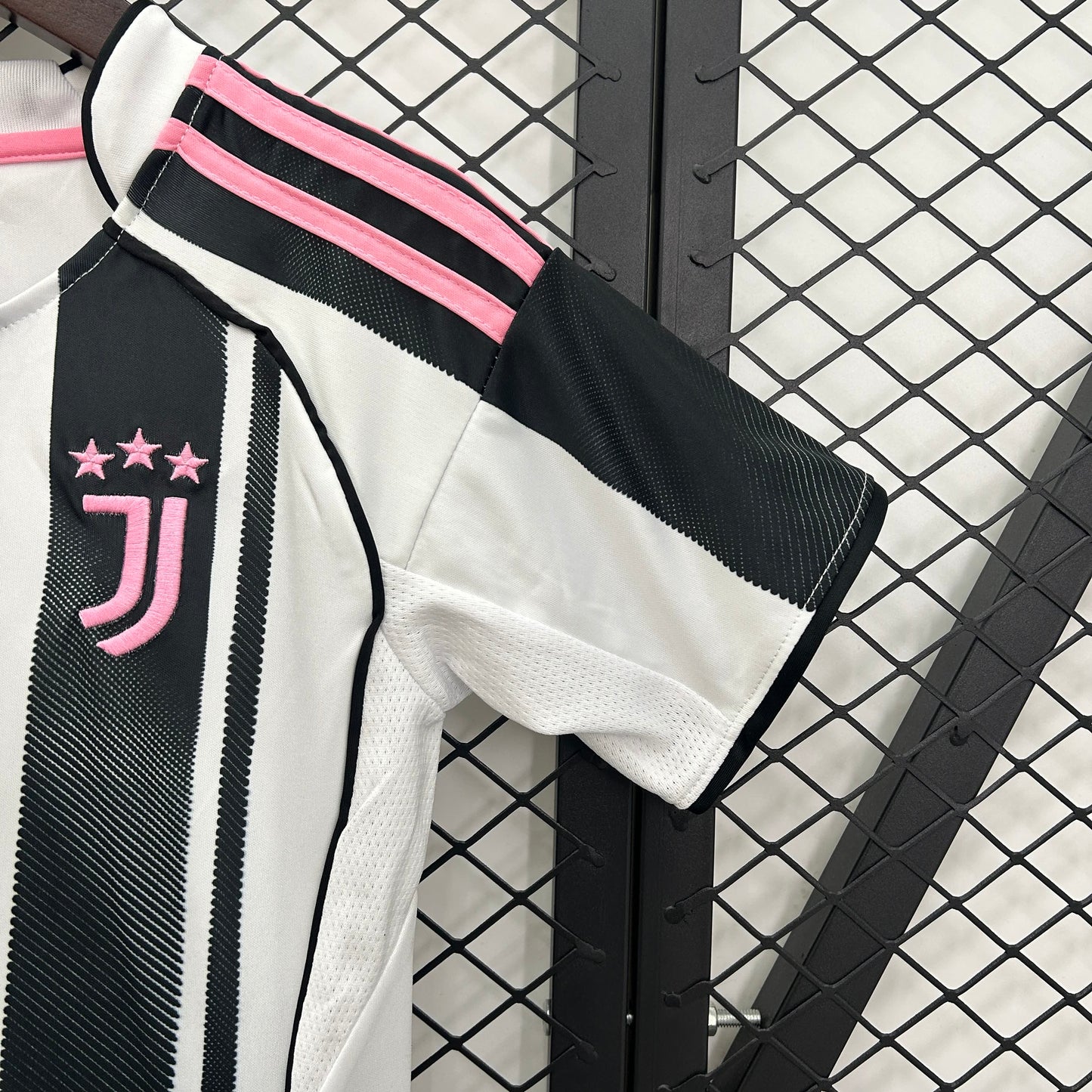 2025/2026 Juventus home shirt for kids