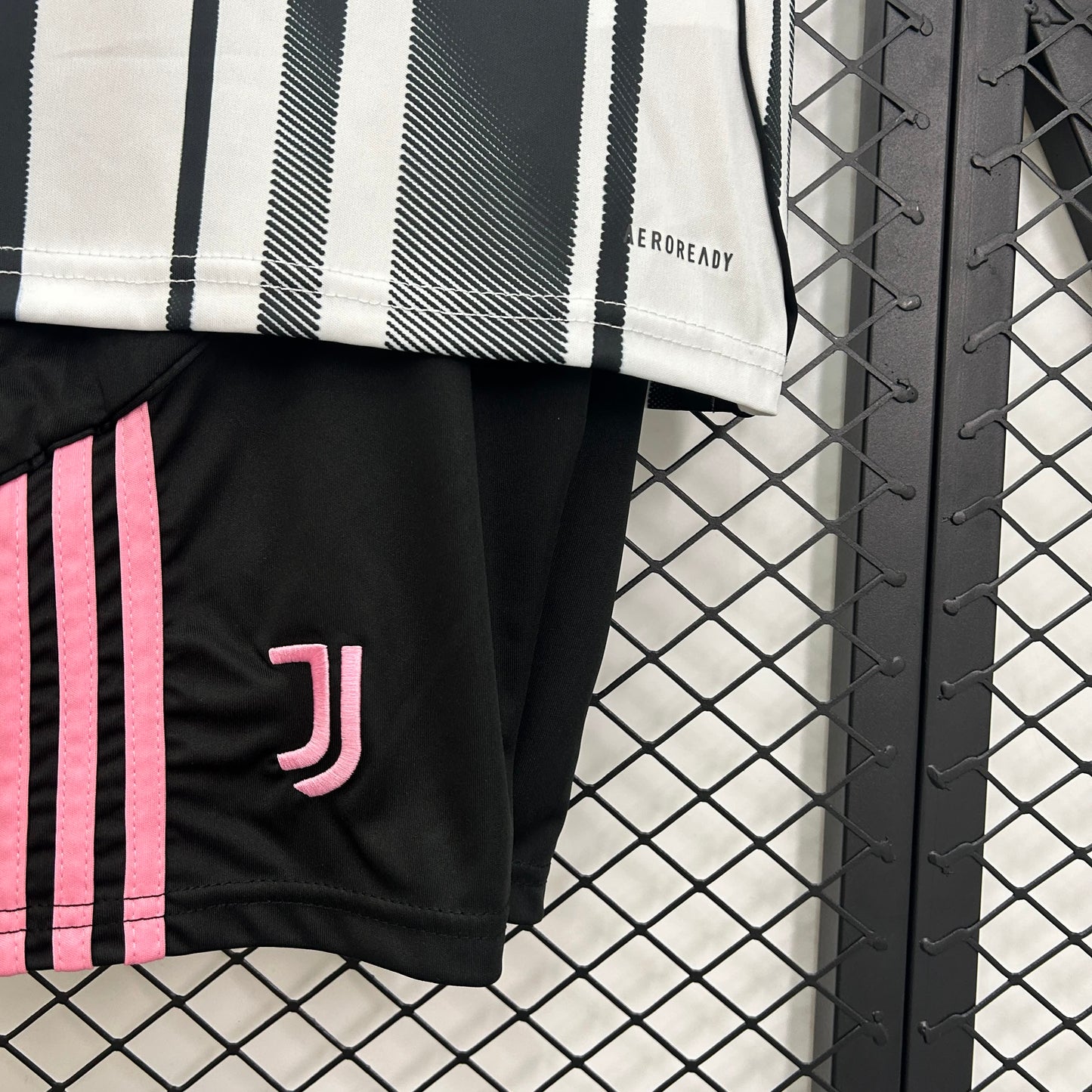 2025/2026 Juventus home shirt for kids