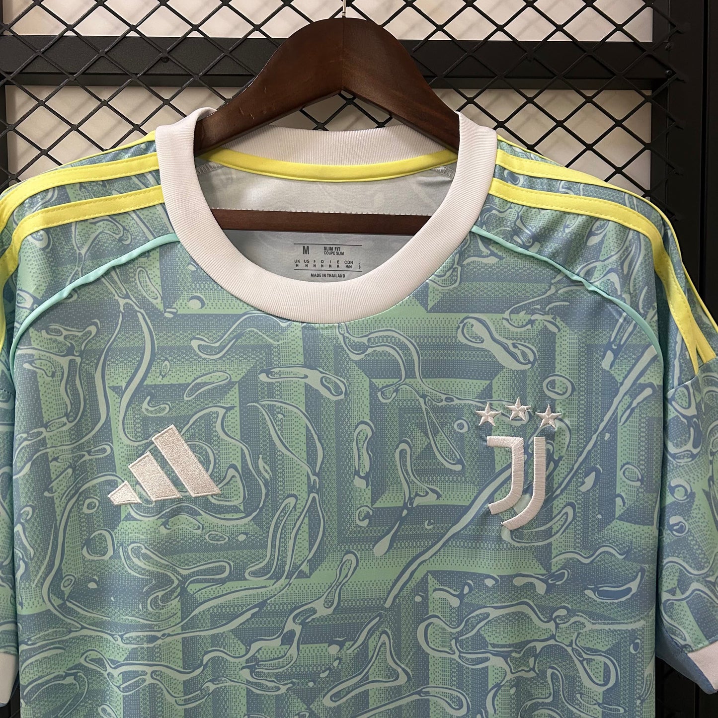 2025/2026 Juventus away shirt