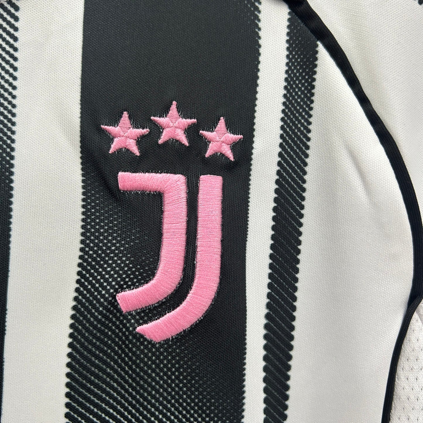 2025/2026 Juventus home shirt for kids